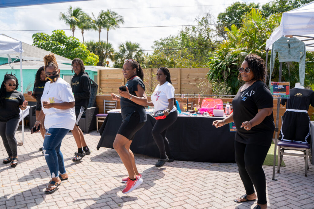 Come out and support locally owned Black businesses serving The Set community of Delray Beach. From delicious food to beautiful clothing and accessories to community organizations and service providers. When : Sunday, March 20, 2022 from 11 AM - 4 PM Where : Spady Museum 170 NW 5th Ave, Delray Beach, FL 33444 Investing in A Purpose Fun, Food and Community! The Set is a community that honor’s Black History and cultures of the people of the African Diaspora. 🤝🏿 https://www.eventbrite.com/e/300103055317